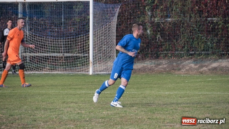 Zdjęcie w galerii na portalu naszraciborz.pl: Pewne zwycięstwo Markowic nad Adamowicami wiadomości z regionu