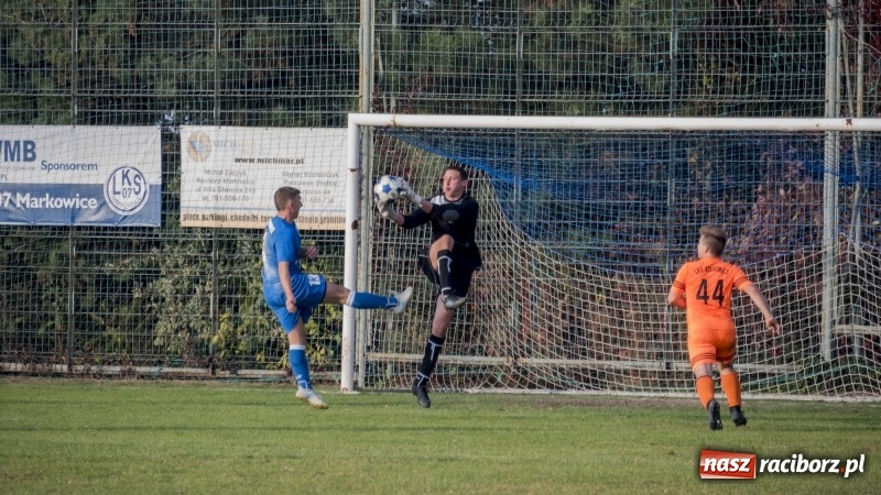 Zdjęcie w galerii na portalu naszraciborz.pl: Pewne zwycięstwo Markowic nad Adamowicami wiadomości z regionu
