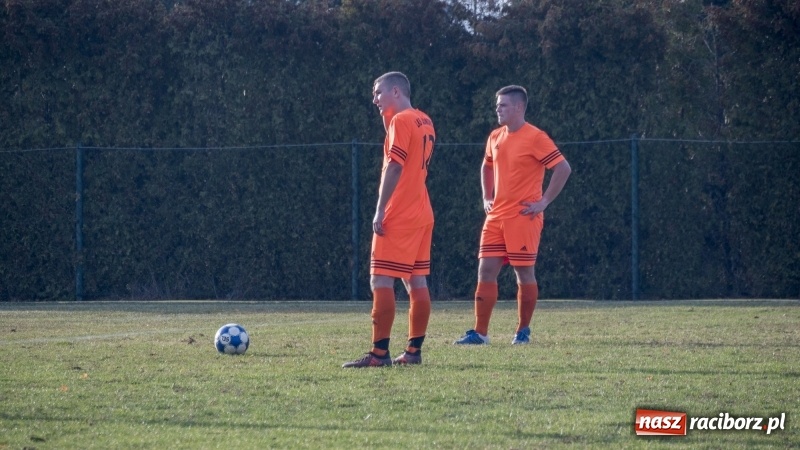 Zdjęcie w galerii na portalu naszraciborz.pl: Pewne zwycięstwo Markowic nad Adamowicami wiadomości z regionu