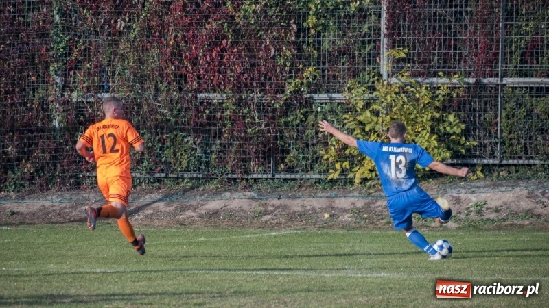 Zdjęcie w galerii na portalu naszraciborz.pl: Pewne zwycięstwo Markowic nad Adamowicami wiadomości z regionu