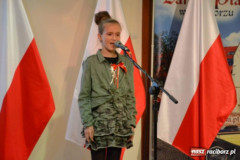 Zdjęcie w galerii na portalu naszraciborz.pl: Tu wszędzie jest nasza ojczyzna... - koncert laureatów Konkursu Pieśni, Piosenki i Poezji Patriotycznej za nami  wiadomości z regionu