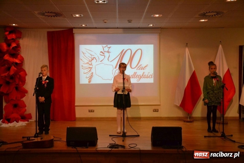 Zdjęcie w galerii na portalu naszraciborz.pl: Tu wszędzie jest nasza ojczyzna... - koncert laureatów Konkursu Pieśni, Piosenki i Poezji Patriotycznej za nami  wiadomości z regionu