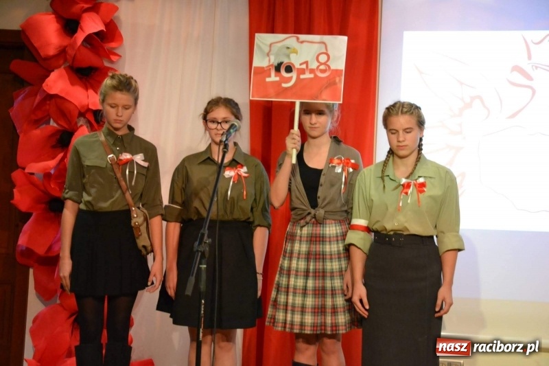 Zdjęcie w galerii na portalu naszraciborz.pl: Tu wszędzie jest nasza ojczyzna... - koncert laureatów Konkursu Pieśni, Piosenki i Poezji Patriotycznej za nami  wiadomości z regionu