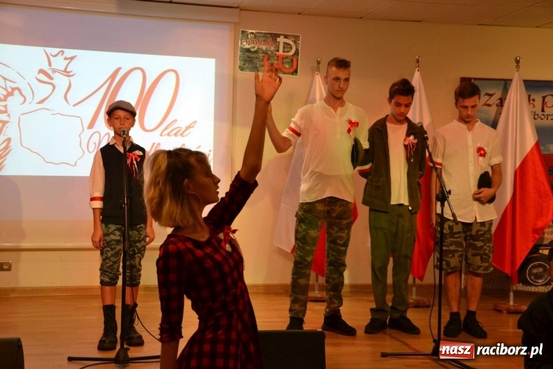 Zdjęcie w galerii na portalu naszraciborz.pl: Tu wszędzie jest nasza ojczyzna... - koncert laureatów Konkursu Pieśni, Piosenki i Poezji Patriotycznej za nami  wiadomości z regionu