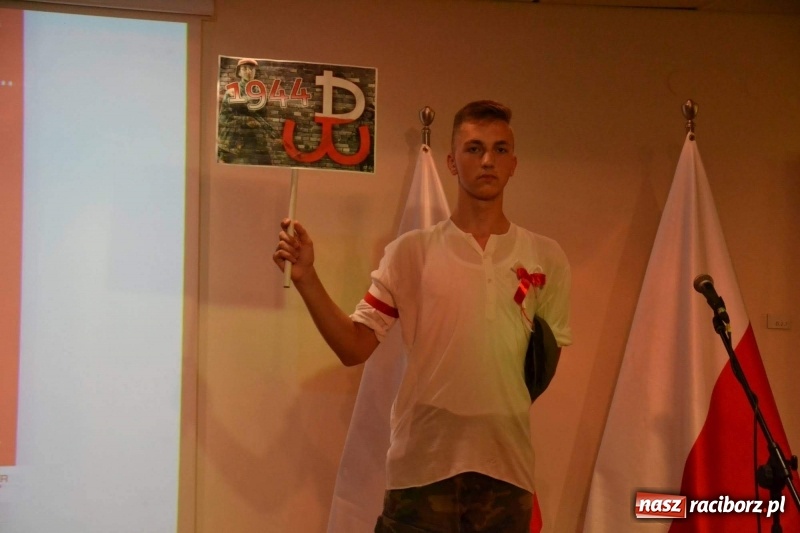 Zdjęcie w galerii na portalu naszraciborz.pl: Tu wszędzie jest nasza ojczyzna... - koncert laureatów Konkursu Pieśni, Piosenki i Poezji Patriotycznej za nami  wiadomości z regionu