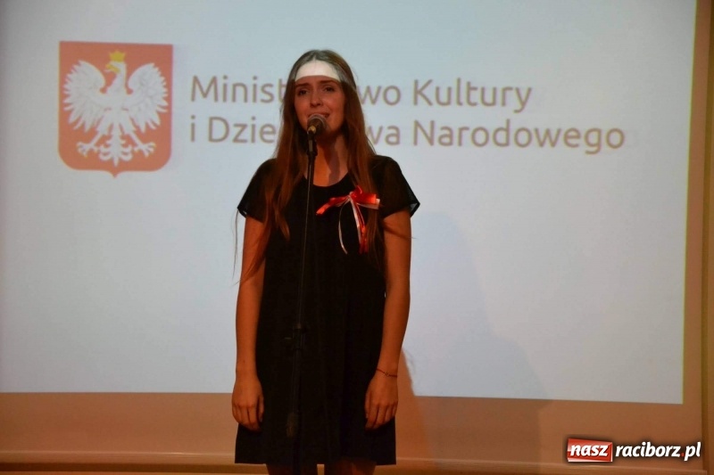 Zdjęcie w galerii na portalu naszraciborz.pl: Tu wszędzie jest nasza ojczyzna... - koncert laureatów Konkursu Pieśni, Piosenki i Poezji Patriotycznej za nami  wiadomości z regionu