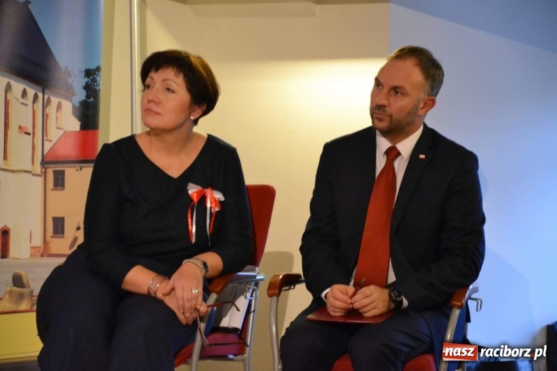 Zdjęcie w galerii na portalu naszraciborz.pl: Tu wszędzie jest nasza ojczyzna... - koncert laureatów Konkursu Pieśni, Piosenki i Poezji Patriotycznej za nami  wiadomości z regionu