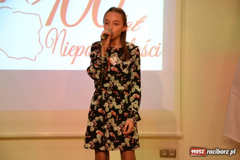 Zdjęcie w galerii na portalu naszraciborz.pl: Tu wszędzie jest nasza ojczyzna... - koncert laureatów Konkursu Pieśni, Piosenki i Poezji Patriotycznej za nami  wiadomości z regionu