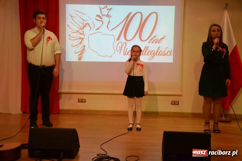 Zdjęcie w galerii na portalu naszraciborz.pl: Tu wszędzie jest nasza ojczyzna... - koncert laureatów Konkursu Pieśni, Piosenki i Poezji Patriotycznej za nami  wiadomości z regionu