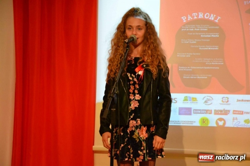 Zdjęcie w galerii na portalu naszraciborz.pl: Tu wszędzie jest nasza ojczyzna... - koncert laureatów Konkursu Pieśni, Piosenki i Poezji Patriotycznej za nami  wiadomości z regionu