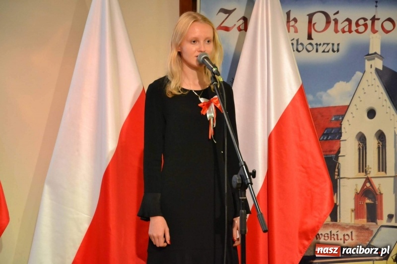 Zdjęcie w galerii na portalu naszraciborz.pl: Tu wszędzie jest nasza ojczyzna... - koncert laureatów Konkursu Pieśni, Piosenki i Poezji Patriotycznej za nami  wiadomości z regionu