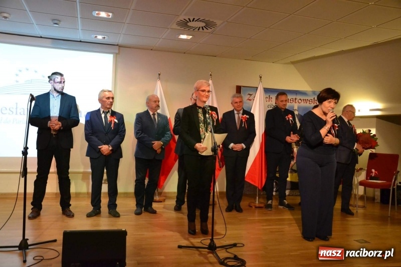 Zdjęcie w galerii na portalu naszraciborz.pl: Tu wszędzie jest nasza ojczyzna... - koncert laureatów Konkursu Pieśni, Piosenki i Poezji Patriotycznej za nami  wiadomości z regionu