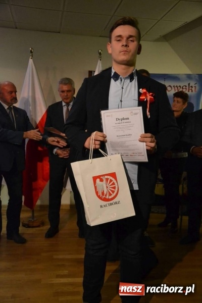 Zdjęcie w galerii na portalu naszraciborz.pl: Tu wszędzie jest nasza ojczyzna... - koncert laureatów Konkursu Pieśni, Piosenki i Poezji Patriotycznej za nami  wiadomości z regionu