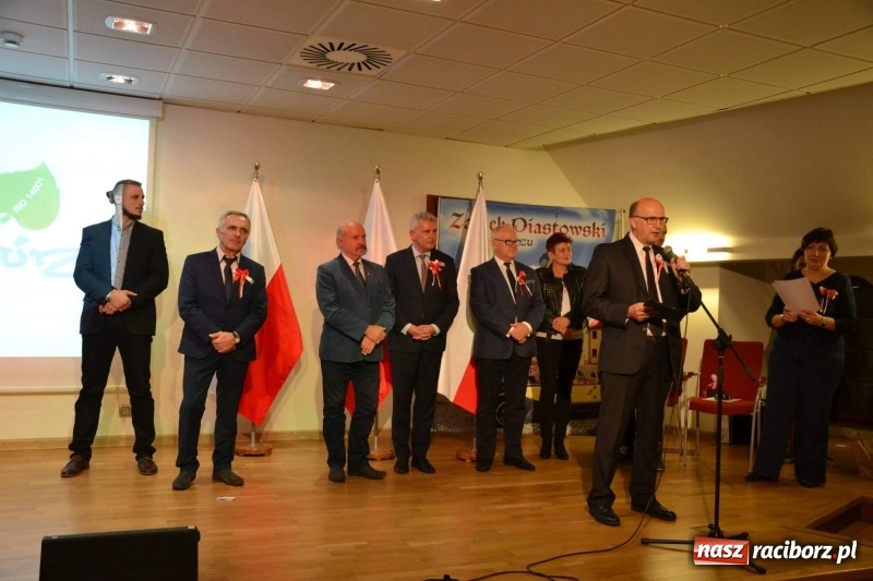 Zdjęcie w galerii na portalu naszraciborz.pl: Tu wszędzie jest nasza ojczyzna... - koncert laureatów Konkursu Pieśni, Piosenki i Poezji Patriotycznej za nami  wiadomości z regionu