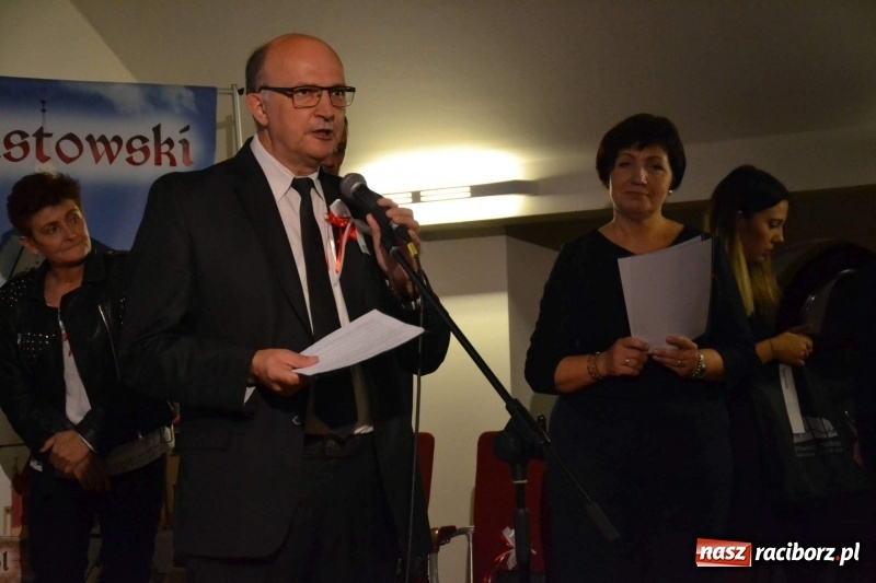 Zdjęcie w galerii na portalu naszraciborz.pl: Tu wszędzie jest nasza ojczyzna... - koncert laureatów Konkursu Pieśni, Piosenki i Poezji Patriotycznej za nami  wiadomości z regionu