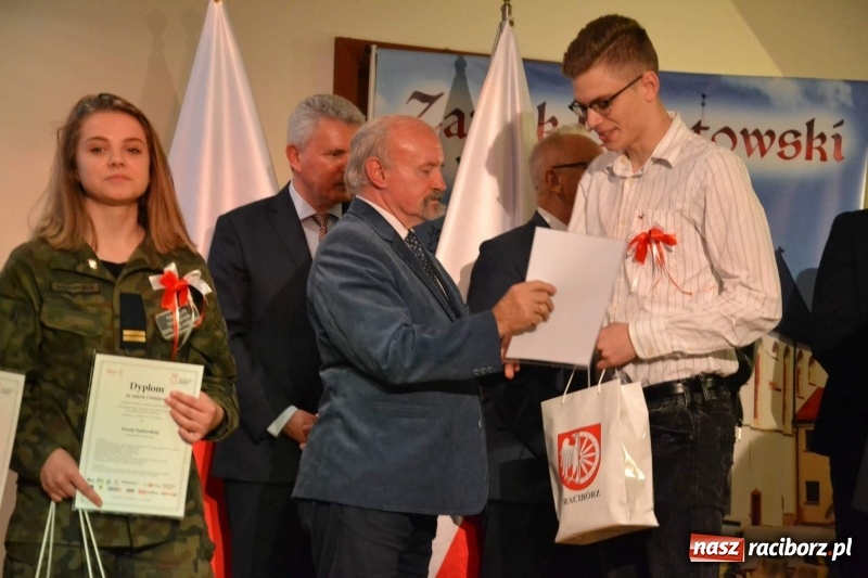 Zdjęcie w galerii na portalu naszraciborz.pl: Tu wszędzie jest nasza ojczyzna... - koncert laureatów Konkursu Pieśni, Piosenki i Poezji Patriotycznej za nami  wiadomości z regionu
