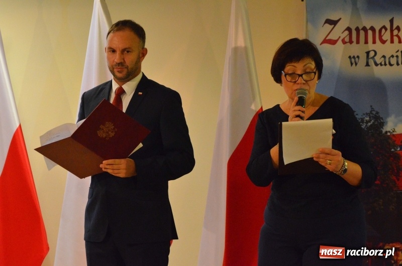 Zdjęcie w galerii na portalu naszraciborz.pl: Tu wszędzie jest nasza ojczyzna... - koncert laureatów Konkursu Pieśni, Piosenki i Poezji Patriotycznej za nami  wiadomości z regionu