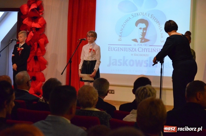 Zdjęcie w galerii na portalu naszraciborz.pl: Tu wszędzie jest nasza ojczyzna... - koncert laureatów Konkursu Pieśni, Piosenki i Poezji Patriotycznej za nami  wiadomości z regionu