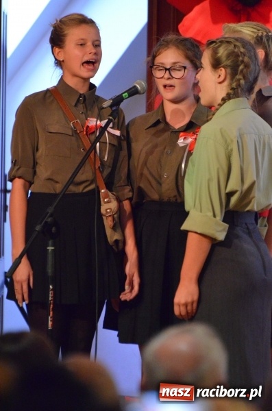 Zdjęcie w galerii na portalu naszraciborz.pl: Tu wszędzie jest nasza ojczyzna... - koncert laureatów Konkursu Pieśni, Piosenki i Poezji Patriotycznej za nami  wiadomości z regionu