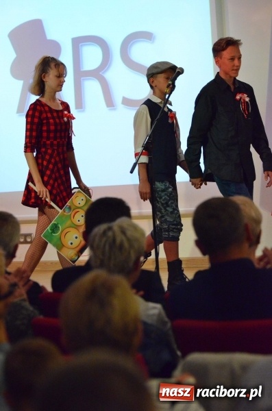 Zdjęcie w galerii na portalu naszraciborz.pl: Tu wszędzie jest nasza ojczyzna... - koncert laureatów Konkursu Pieśni, Piosenki i Poezji Patriotycznej za nami  wiadomości z regionu