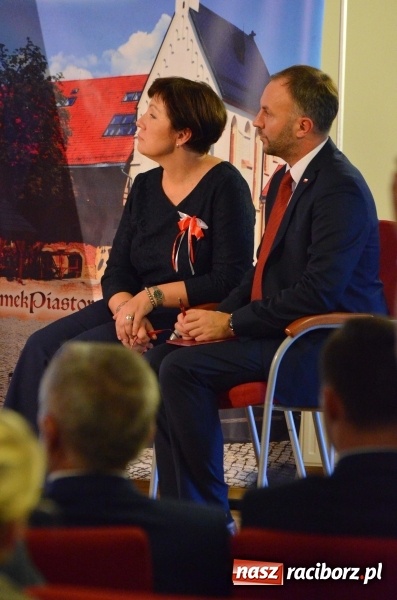 Zdjęcie w galerii na portalu naszraciborz.pl: Tu wszędzie jest nasza ojczyzna... - koncert laureatów Konkursu Pieśni, Piosenki i Poezji Patriotycznej za nami  wiadomości z regionu