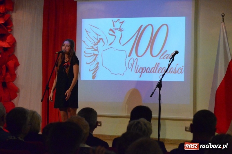 Zdjęcie w galerii na portalu naszraciborz.pl: Tu wszędzie jest nasza ojczyzna... - koncert laureatów Konkursu Pieśni, Piosenki i Poezji Patriotycznej za nami  wiadomości z regionu