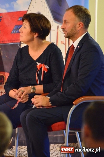 Zdjęcie w galerii na portalu naszraciborz.pl: Tu wszędzie jest nasza ojczyzna... - koncert laureatów Konkursu Pieśni, Piosenki i Poezji Patriotycznej za nami  wiadomości z regionu