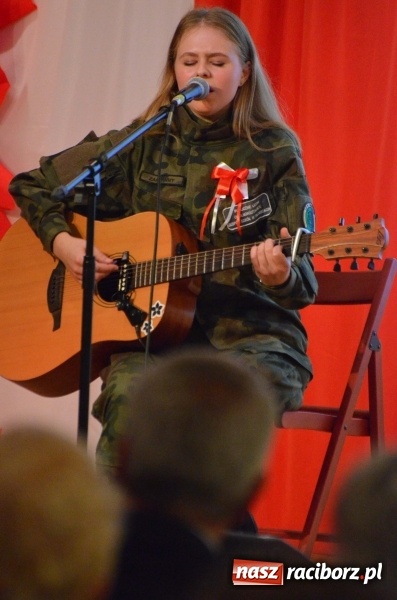 Zdjęcie w galerii na portalu naszraciborz.pl: Tu wszędzie jest nasza ojczyzna... - koncert laureatów Konkursu Pieśni, Piosenki i Poezji Patriotycznej za nami  wiadomości z regionu