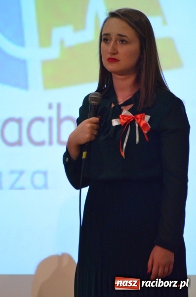 Zdjęcie w galerii na portalu naszraciborz.pl: Tu wszędzie jest nasza ojczyzna... - koncert laureatów Konkursu Pieśni, Piosenki i Poezji Patriotycznej za nami  wiadomości z regionu