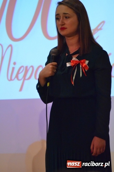 Zdjęcie w galerii na portalu naszraciborz.pl: Tu wszędzie jest nasza ojczyzna... - koncert laureatów Konkursu Pieśni, Piosenki i Poezji Patriotycznej za nami  wiadomości z regionu