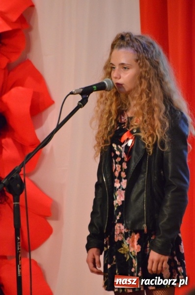 Zdjęcie w galerii na portalu naszraciborz.pl: Tu wszędzie jest nasza ojczyzna... - koncert laureatów Konkursu Pieśni, Piosenki i Poezji Patriotycznej za nami  wiadomości z regionu