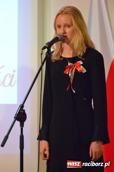 Zdjęcie w galerii na portalu naszraciborz.pl: Tu wszędzie jest nasza ojczyzna... - koncert laureatów Konkursu Pieśni, Piosenki i Poezji Patriotycznej za nami  wiadomości z regionu