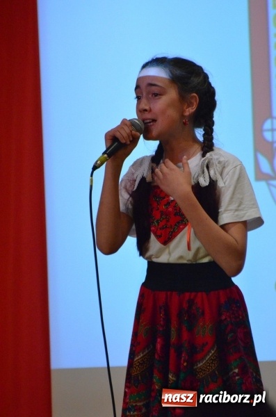 Zdjęcie w galerii na portalu naszraciborz.pl: Tu wszędzie jest nasza ojczyzna... - koncert laureatów Konkursu Pieśni, Piosenki i Poezji Patriotycznej za nami  wiadomości z regionu