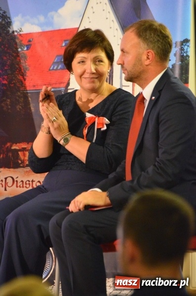 Zdjęcie w galerii na portalu naszraciborz.pl: Tu wszędzie jest nasza ojczyzna... - koncert laureatów Konkursu Pieśni, Piosenki i Poezji Patriotycznej za nami  wiadomości z regionu