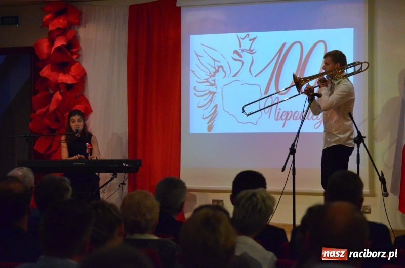 Zdjęcie w galerii na portalu naszraciborz.pl: Tu wszędzie jest nasza ojczyzna... - koncert laureatów Konkursu Pieśni, Piosenki i Poezji Patriotycznej za nami  wiadomości z regionu