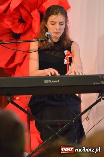 Zdjęcie w galerii na portalu naszraciborz.pl: Tu wszędzie jest nasza ojczyzna... - koncert laureatów Konkursu Pieśni, Piosenki i Poezji Patriotycznej za nami  wiadomości z regionu