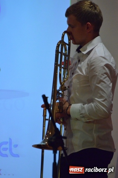 Zdjęcie w galerii na portalu naszraciborz.pl: Tu wszędzie jest nasza ojczyzna... - koncert laureatów Konkursu Pieśni, Piosenki i Poezji Patriotycznej za nami  wiadomości z regionu