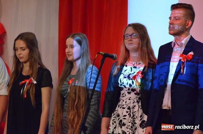 Zdjęcie w galerii na portalu naszraciborz.pl: Tu wszędzie jest nasza ojczyzna... - koncert laureatów Konkursu Pieśni, Piosenki i Poezji Patriotycznej za nami  wiadomości z regionu