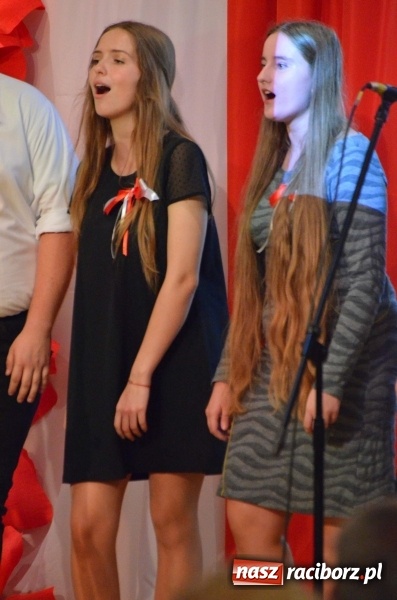 Zdjęcie w galerii na portalu naszraciborz.pl: Tu wszędzie jest nasza ojczyzna... - koncert laureatów Konkursu Pieśni, Piosenki i Poezji Patriotycznej za nami  wiadomości z regionu