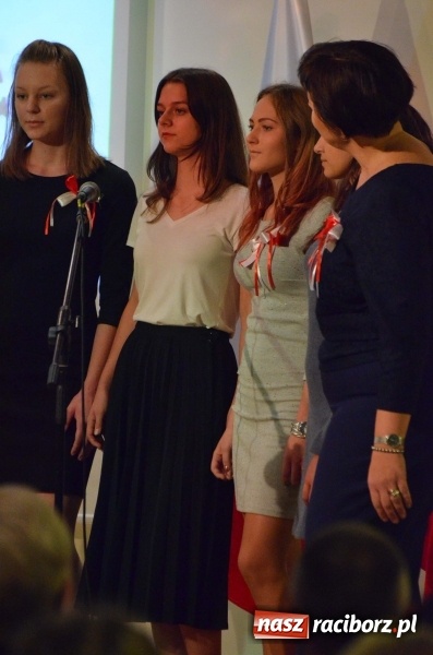 Zdjęcie w galerii na portalu naszraciborz.pl: Tu wszędzie jest nasza ojczyzna... - koncert laureatów Konkursu Pieśni, Piosenki i Poezji Patriotycznej za nami  wiadomości z regionu