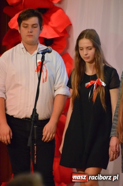 Zdjęcie w galerii na portalu naszraciborz.pl: Tu wszędzie jest nasza ojczyzna... - koncert laureatów Konkursu Pieśni, Piosenki i Poezji Patriotycznej za nami  wiadomości z regionu