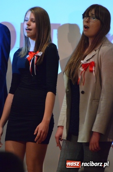 Zdjęcie w galerii na portalu naszraciborz.pl: Tu wszędzie jest nasza ojczyzna... - koncert laureatów Konkursu Pieśni, Piosenki i Poezji Patriotycznej za nami  wiadomości z regionu