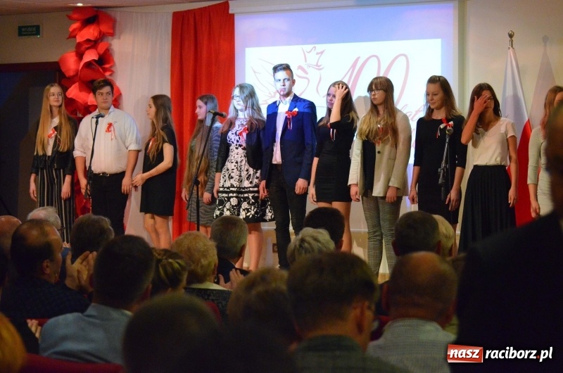 Zdjęcie w galerii na portalu naszraciborz.pl: Tu wszędzie jest nasza ojczyzna... - koncert laureatów Konkursu Pieśni, Piosenki i Poezji Patriotycznej za nami  wiadomości z regionu