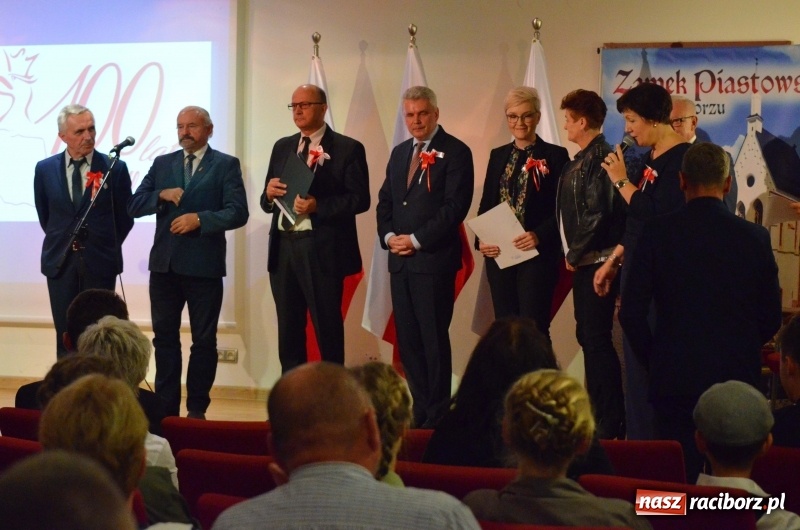 Zdjęcie w galerii na portalu naszraciborz.pl: Tu wszędzie jest nasza ojczyzna... - koncert laureatów Konkursu Pieśni, Piosenki i Poezji Patriotycznej za nami  wiadomości z regionu