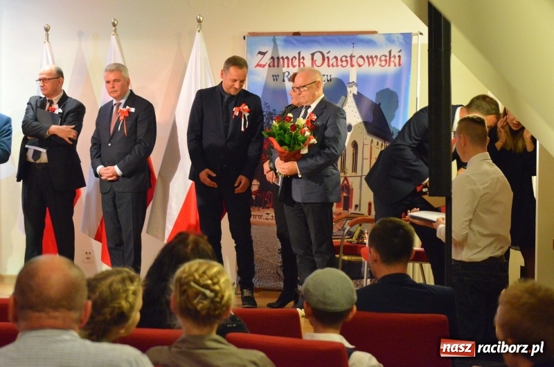 Zdjęcie w galerii na portalu naszraciborz.pl: Tu wszędzie jest nasza ojczyzna... - koncert laureatów Konkursu Pieśni, Piosenki i Poezji Patriotycznej za nami  wiadomości z regionu