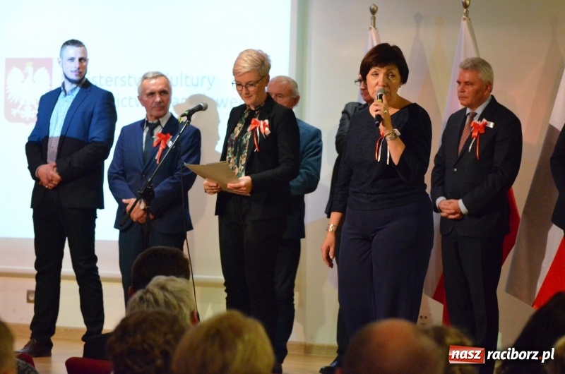 Zdjęcie w galerii na portalu naszraciborz.pl: Tu wszędzie jest nasza ojczyzna... - koncert laureatów Konkursu Pieśni, Piosenki i Poezji Patriotycznej za nami  wiadomości z regionu