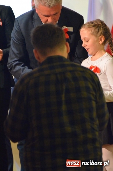 Zdjęcie w galerii na portalu naszraciborz.pl: Tu wszędzie jest nasza ojczyzna... - koncert laureatów Konkursu Pieśni, Piosenki i Poezji Patriotycznej za nami  wiadomości z regionu