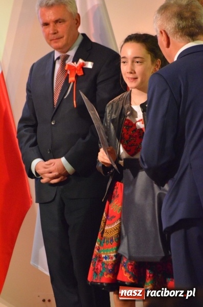 Zdjęcie w galerii na portalu naszraciborz.pl: Tu wszędzie jest nasza ojczyzna... - koncert laureatów Konkursu Pieśni, Piosenki i Poezji Patriotycznej za nami  wiadomości z regionu