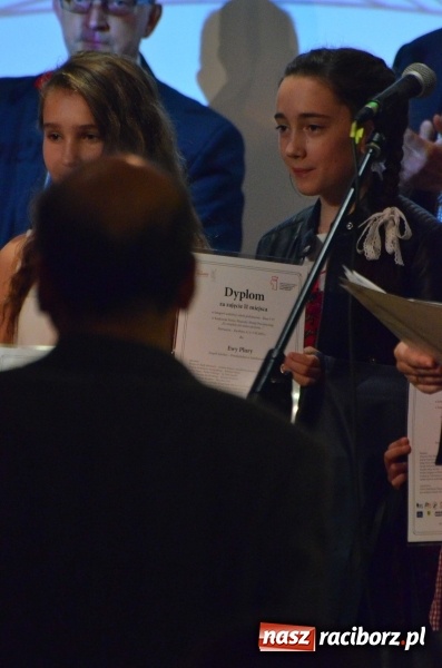 Zdjęcie w galerii na portalu naszraciborz.pl: Tu wszędzie jest nasza ojczyzna... - koncert laureatów Konkursu Pieśni, Piosenki i Poezji Patriotycznej za nami  wiadomości z regionu