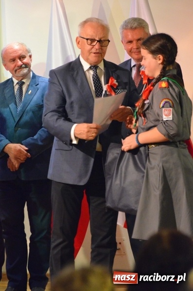 Zdjęcie w galerii na portalu naszraciborz.pl: Tu wszędzie jest nasza ojczyzna... - koncert laureatów Konkursu Pieśni, Piosenki i Poezji Patriotycznej za nami  wiadomości z regionu